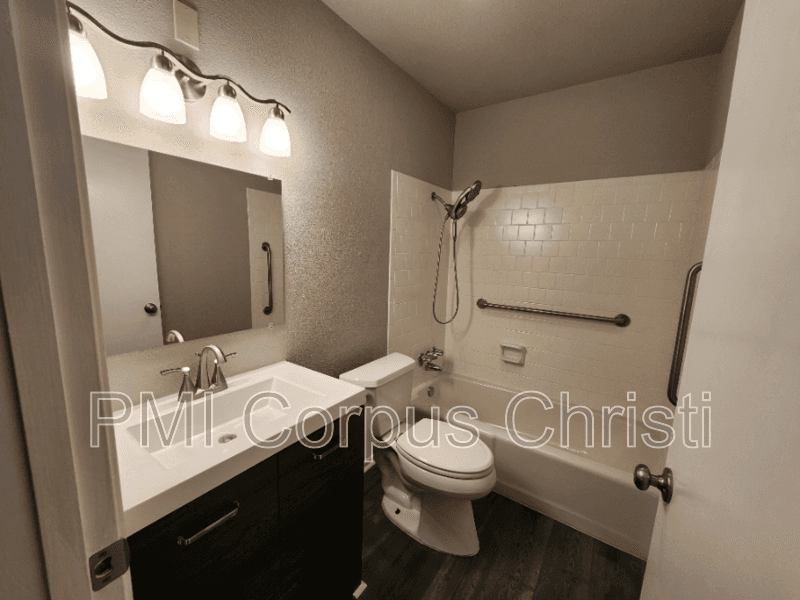 Corpus Christi Condo: 6132 Hidden Cv