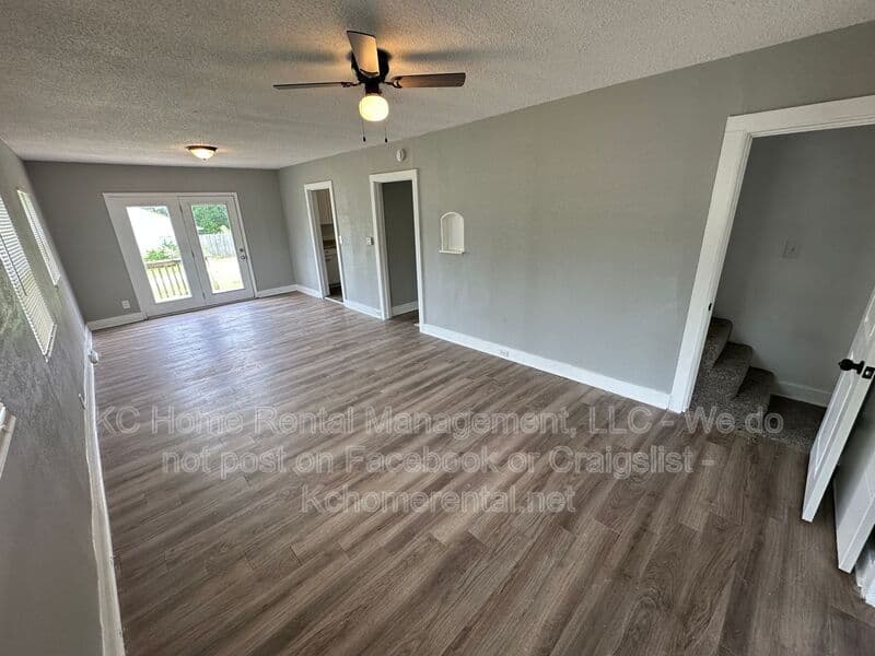 Kansas City House: 7113 N Highland Ave