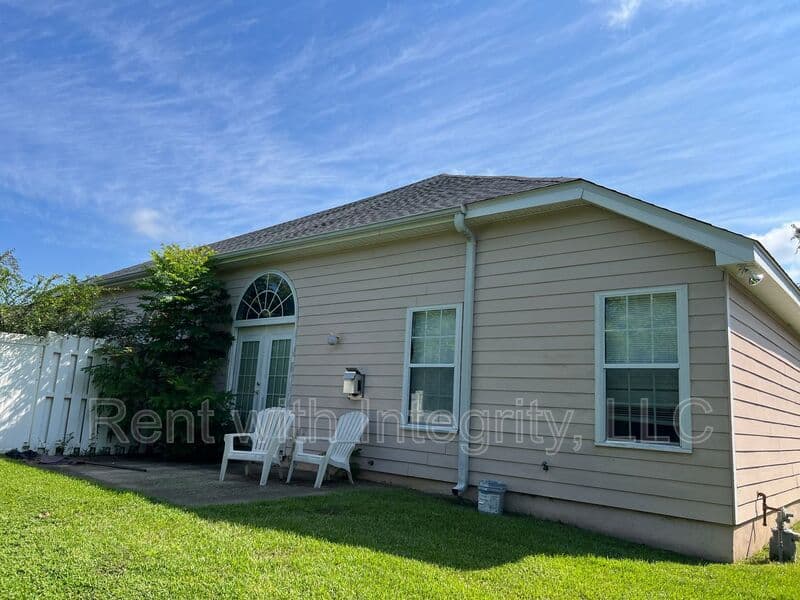 Tallahassee House: 1060 Kingdom Drive
