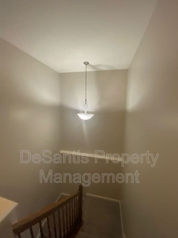 Mars Townhome: 640 Village Green Blvd East