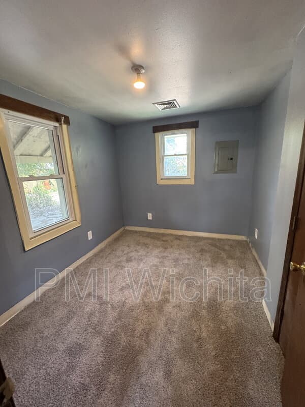 Wichita House: 1939 North Fairview Avenue