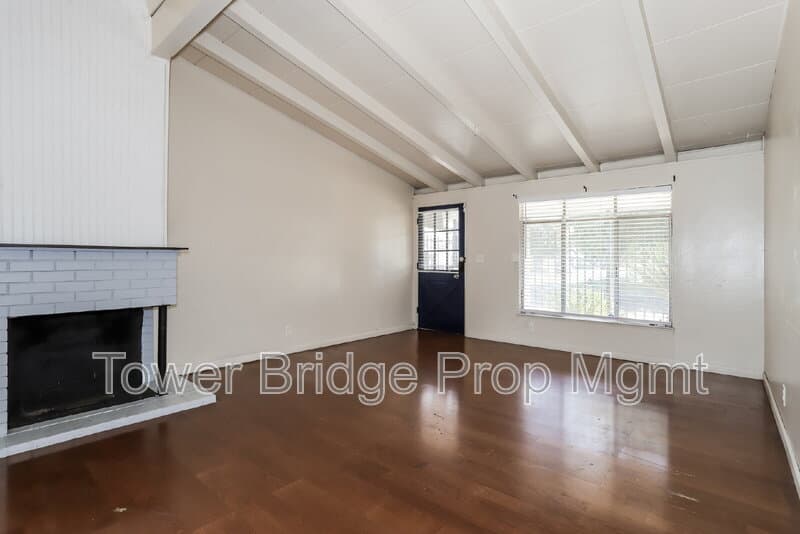 Sacramento House: 5936 41st Street