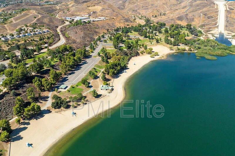 Castaic House: 32029 Cypress Way