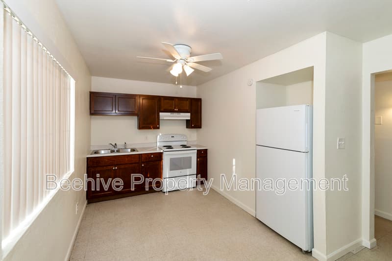 Phoenix House: 1040 N 28th St