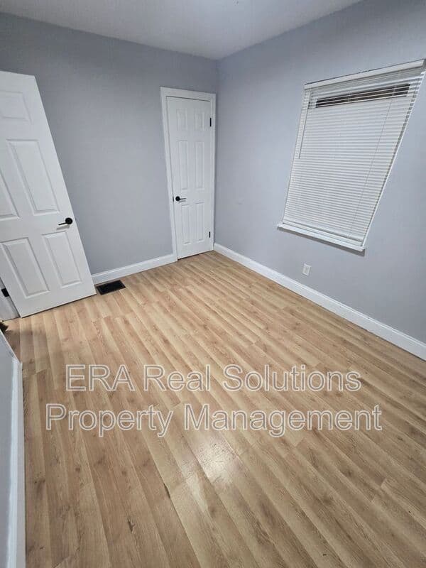 Columbus Condo: 112 COLUMBIAN AVE- A