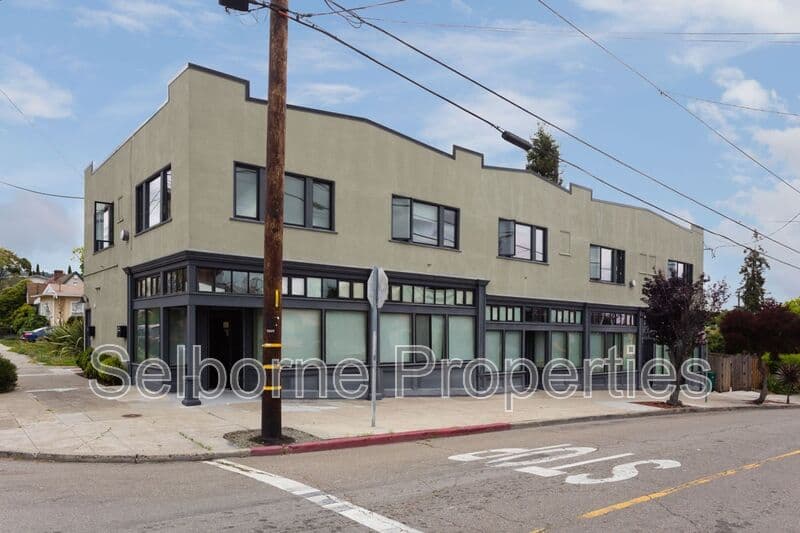 Oakland House: 5208 Fleming Ave