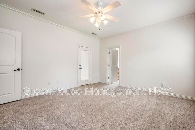 Bentonville House: 4003 SW Hawthorne Place