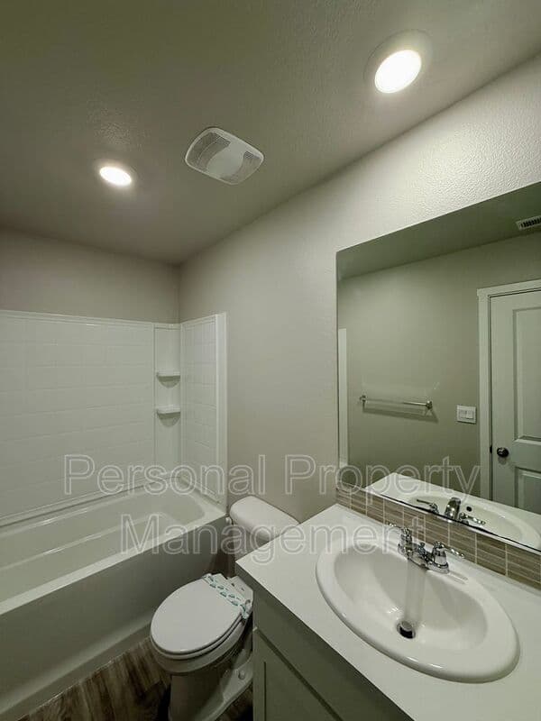 Vancouver House: 2633 NE 115th Place