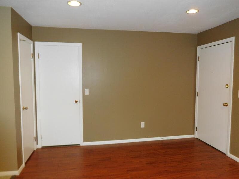 Monticello Condo: 705 E 3rd St #1