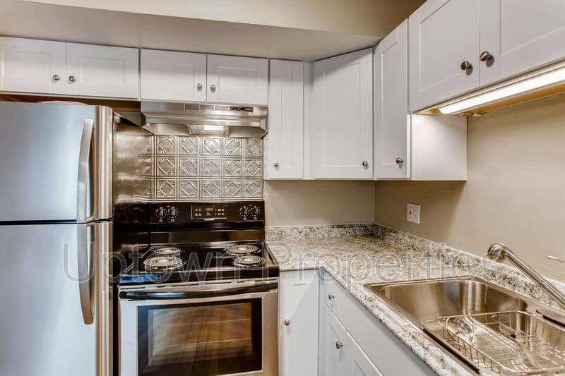 Portland House: 4633 SW Huber St