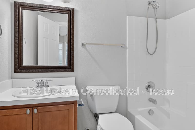 San Antonio House: 5938 Southern Knoll