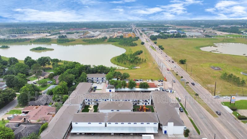 Houston Condo: 11211 S Post Oak Rd