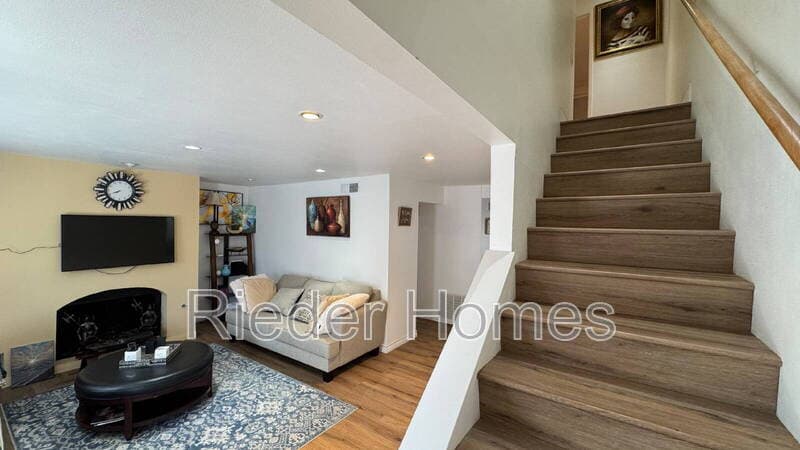La Jolla Condo: 8273 Via Mallorca