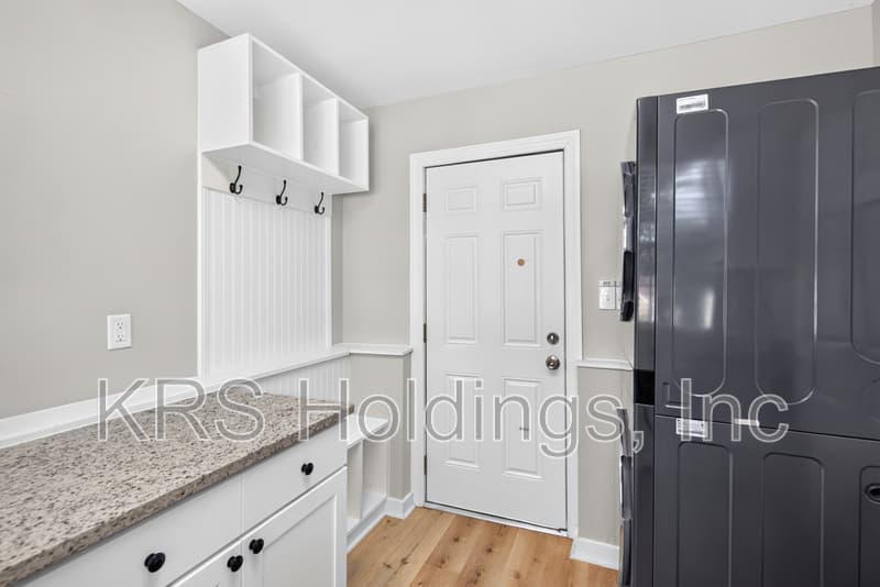 Durham House: 1507 Robinhood Road