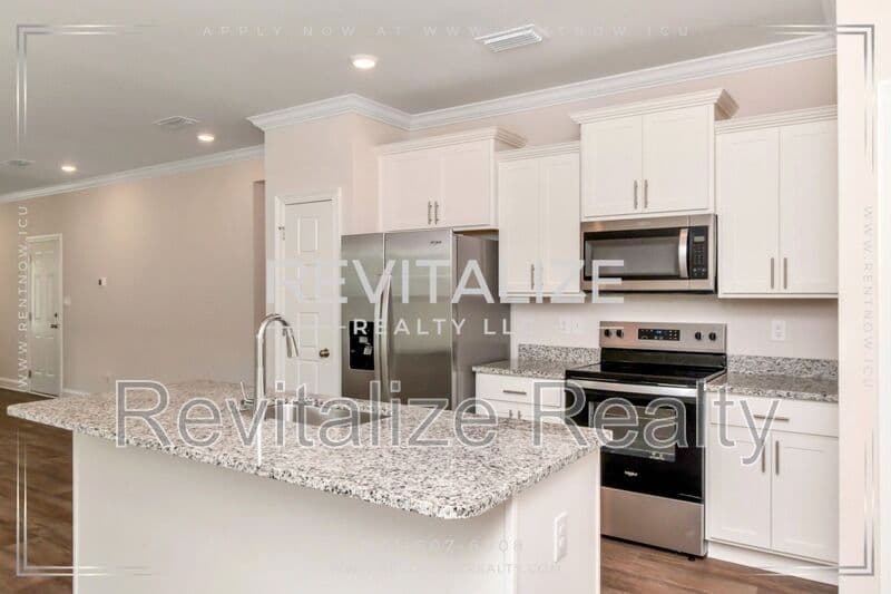 Daphne House: 11253 Cloister Drive