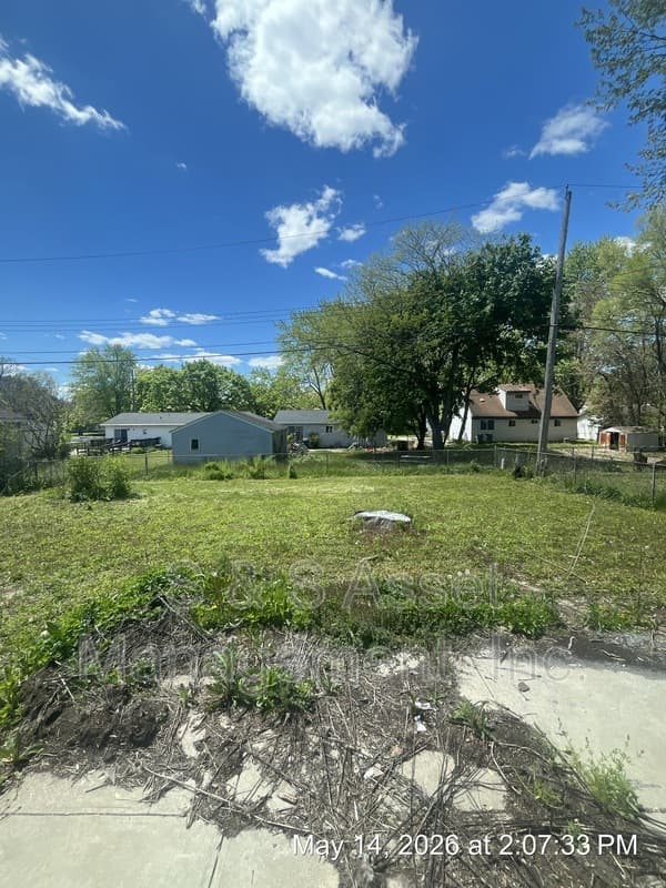 Lansing House: 4106 Stillwell Avenue