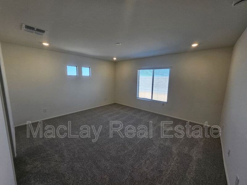 Coolidge House: 1390 W Aztec Dr