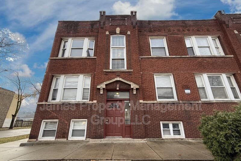 Chicago Condo: 3601 W Le Moyne St