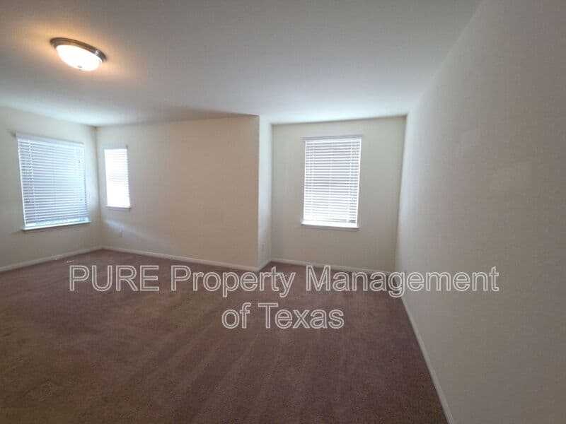 Leander House: 417 Cinnamon Teal