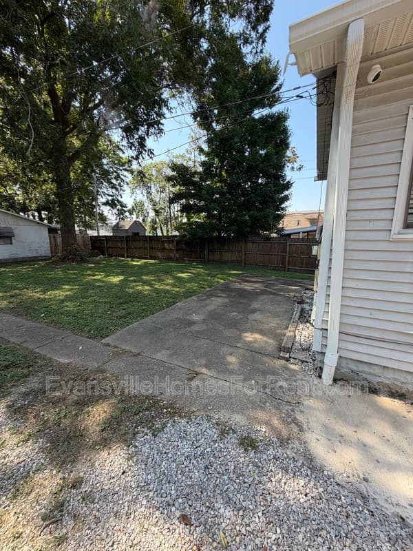 Evansville House: 2832 Dennison Street