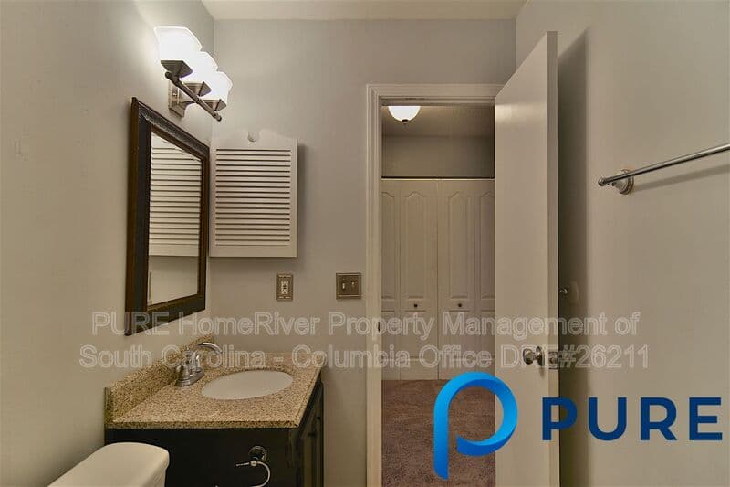 Columbia House: 17A Battery Walk Ct