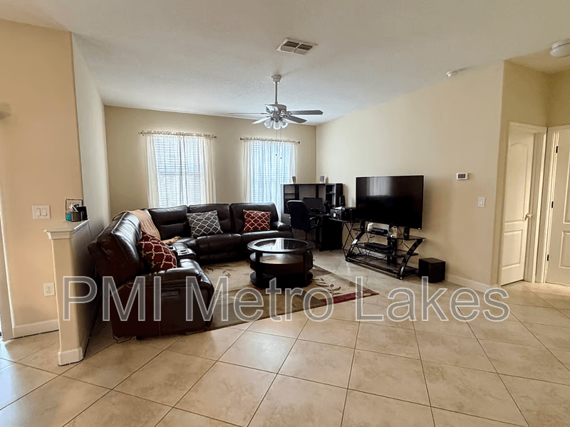 Kissimmee House: 4309 Summer Breeze Way