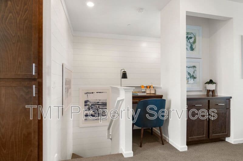 Sacramento Townhome: 31 Advantage Court