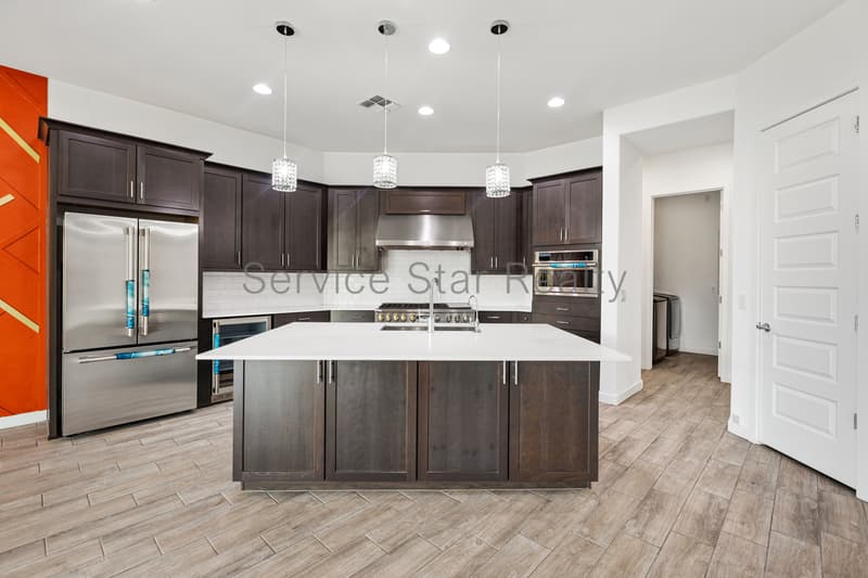 Laveen House: 4019 W Piedmont Rd