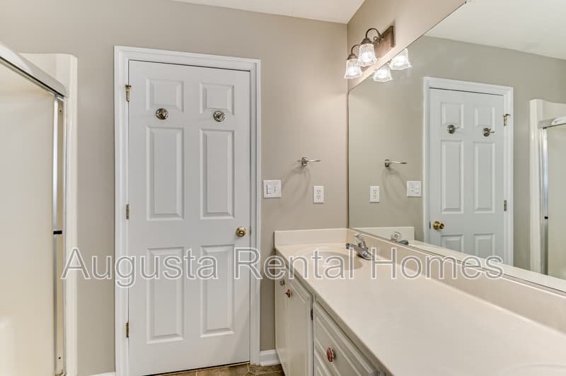 Grovetown House: 223 Taylor Circle