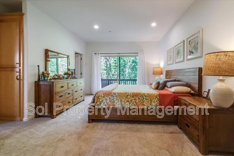 Santa Cruz House: 3370 Houts Drive