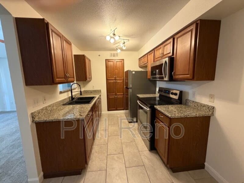Reno Condo: 6850 Sharlands Ave