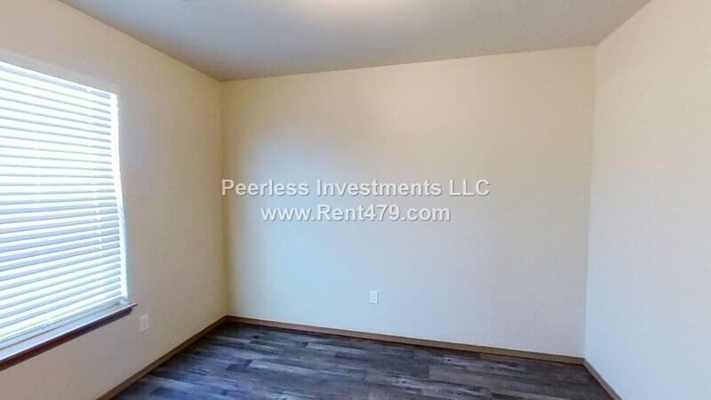 Springdale Condo: 1043-B Vale St