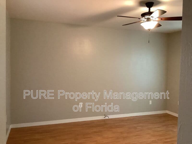 Ocala House: 16 Almond Terrace