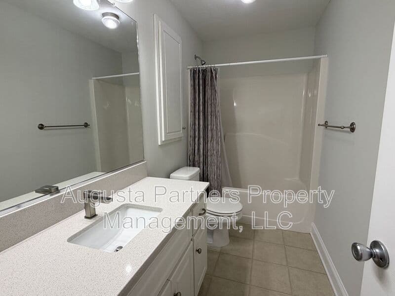 North Augusta House: 250 Orchard Way