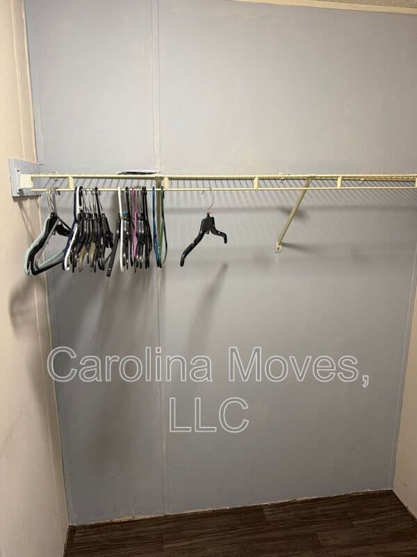 Gray Court Condo: 906 Rolling Meadows Road