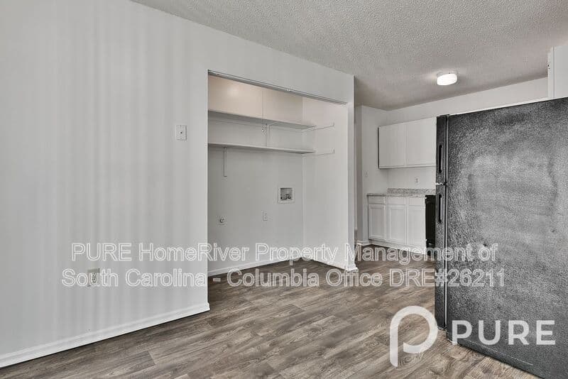 West Columbia House: 1290 Hulon Circle