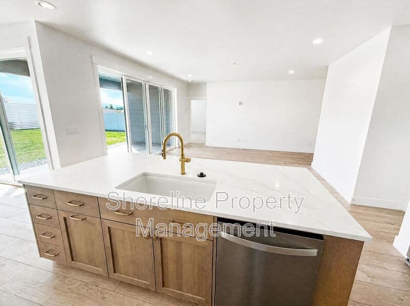 Star House: 8547 W Millcreek Drive