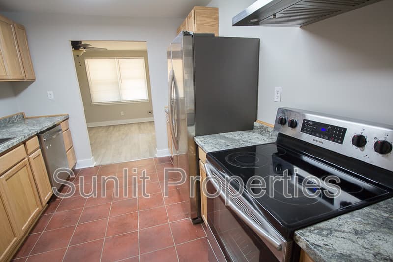 Athens House: 2590 Danielsville Rd