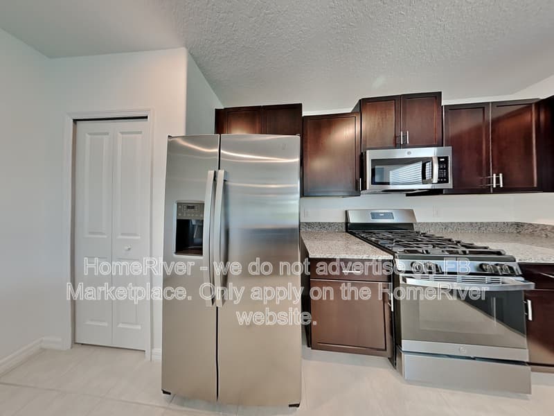 Riverview House: 10227 Shady Preserve Dr