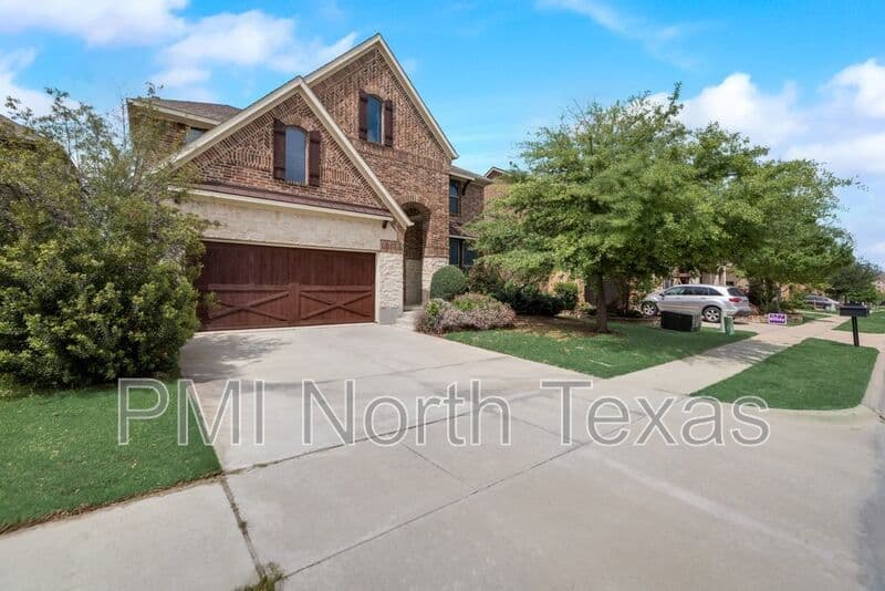 Irving House: 415 San Marcos Dr