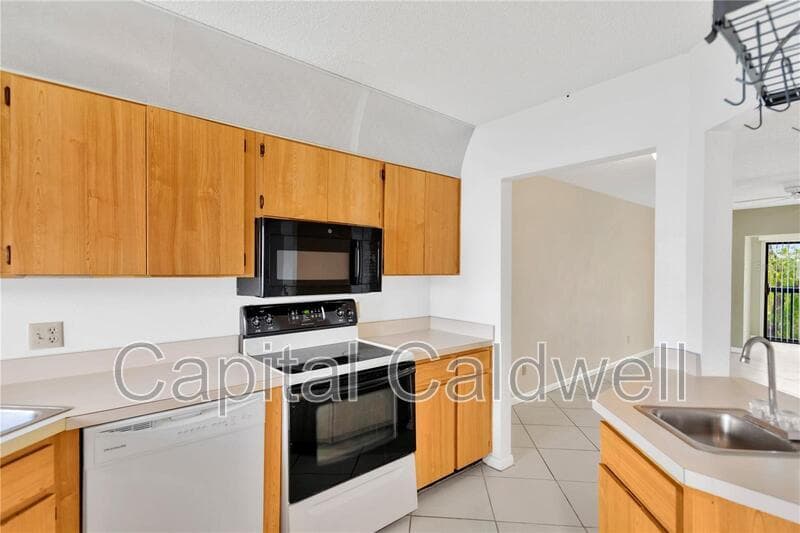 Clearwater Condo: 1900 Pelican Landing Blvd