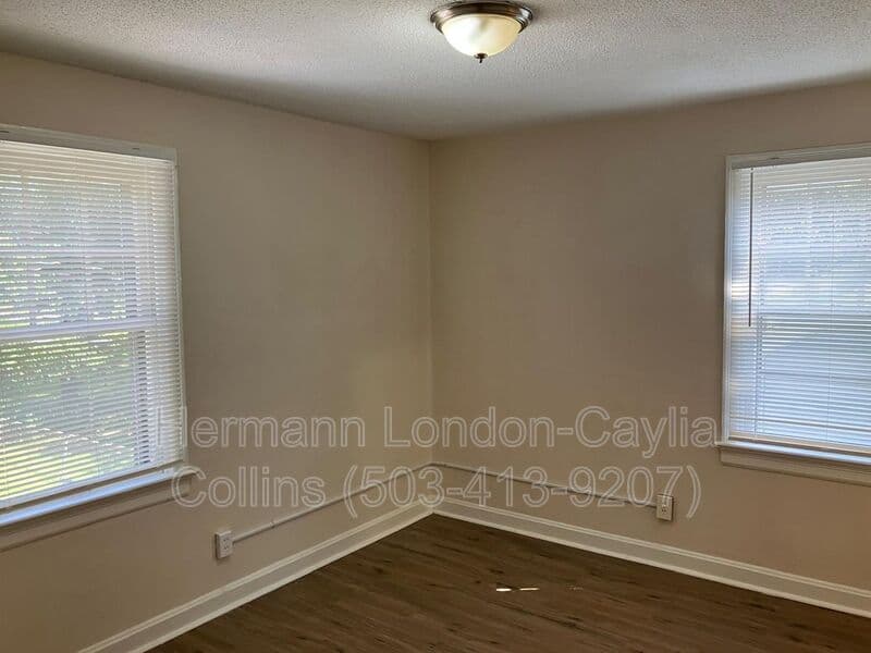 Saint Louis House: 7117 Seymour Dr