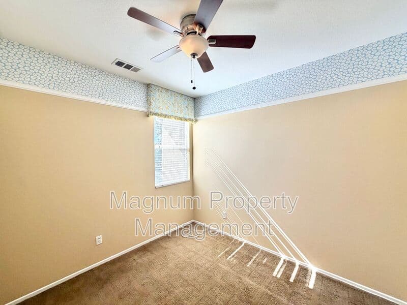Murrieta House: 35792 Hazelhurst St
