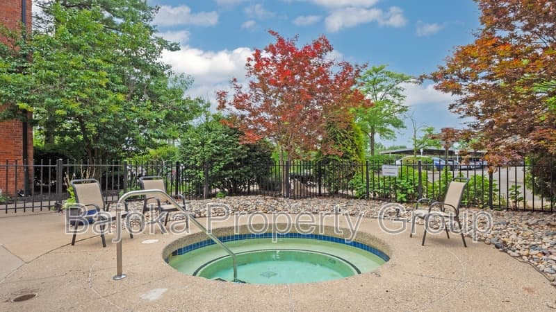 Detroit Condo: 6533 East Jefferson Avenue - 224