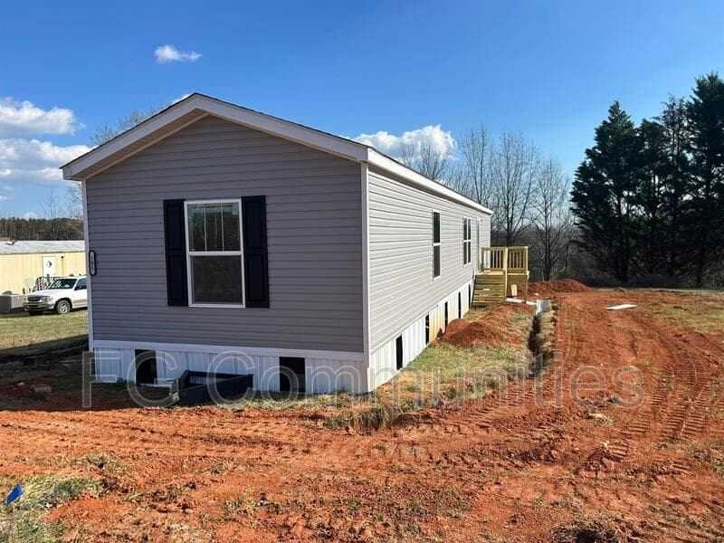 Taylorsville House: 105 Paynes Dairy Rd