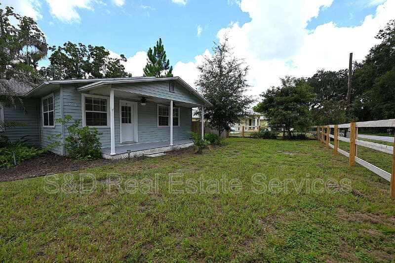 Lakeland House: 3958 2nd St NW
