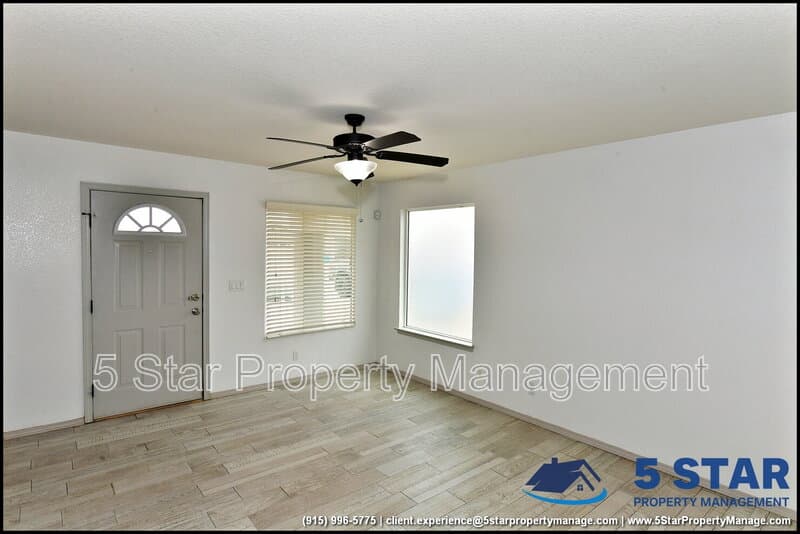 El Paso House: 872 Colbert Shapleigh Place !!