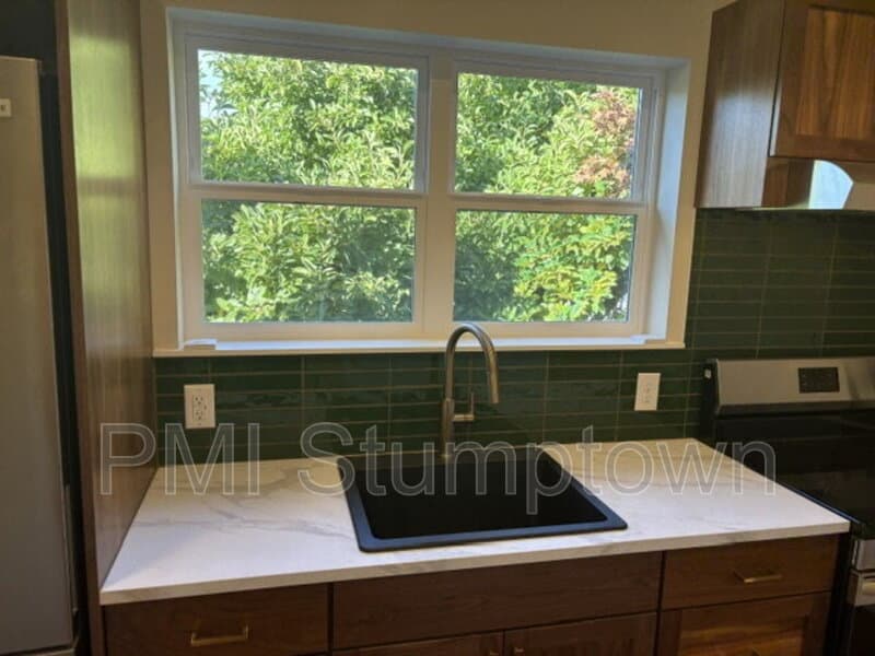 Portland Condo: 3538 NE 65th Ave