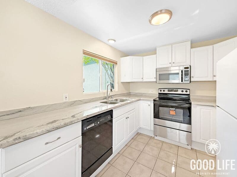 Escondido Condo: 1811 E Grand Ave