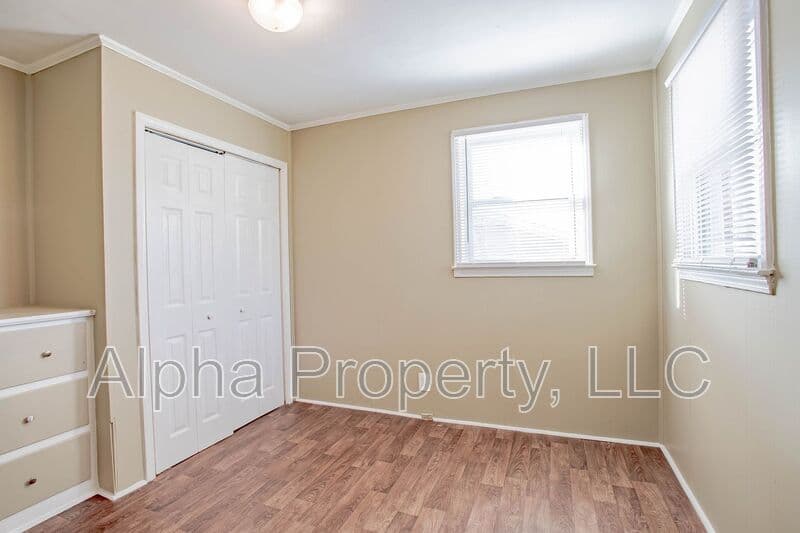 Greer Condo: 105 Foster Circle